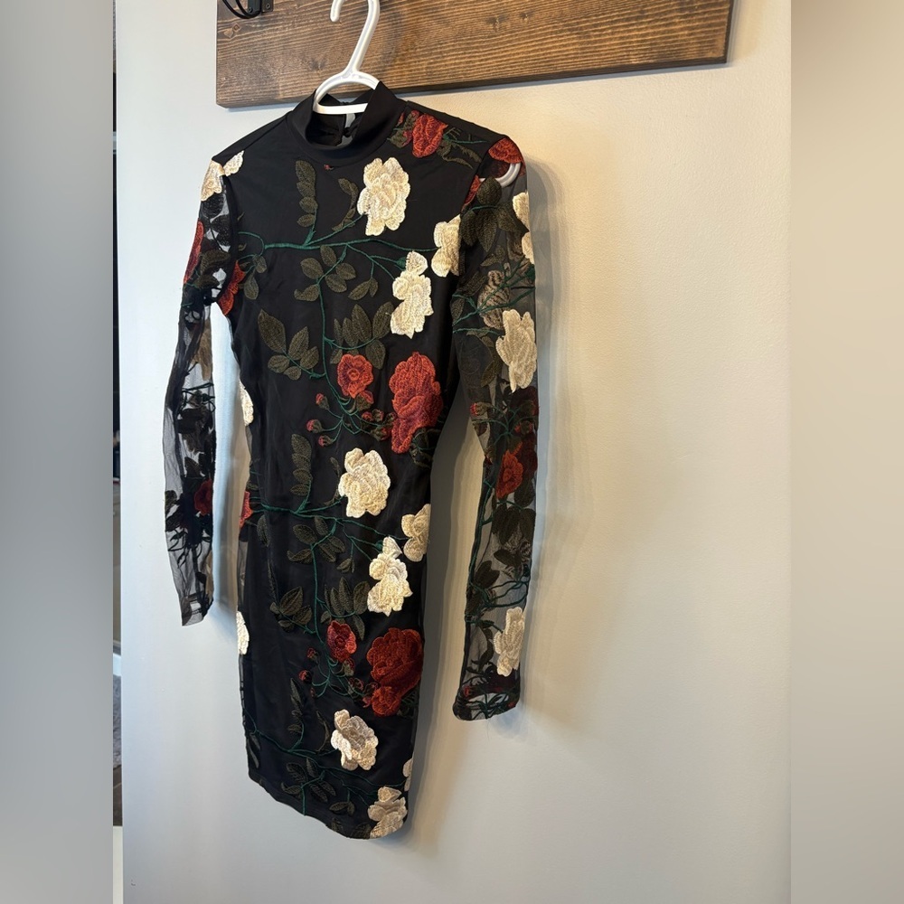K. Jen black, red & cream floral embroidered long sleeve bodycon dress size S - Picture 10 of 10